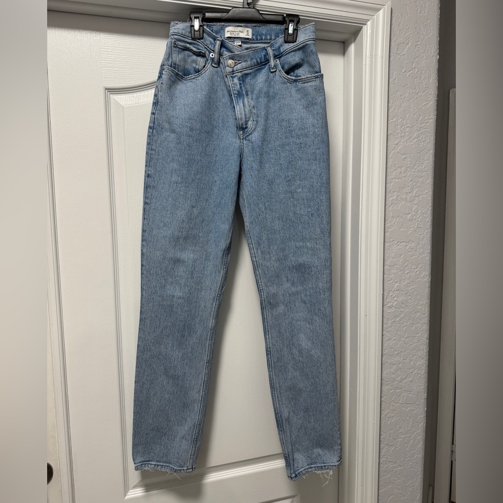Abercrombie & Fitch 90s Straight Ultra High Rise Curve Love Size 27 / 4 Jeans